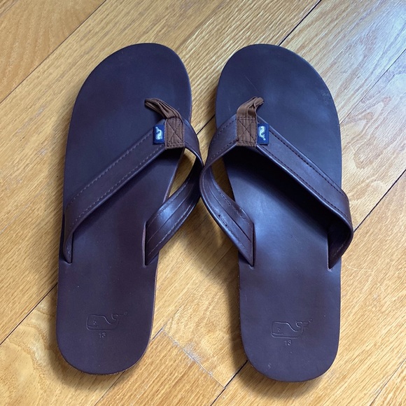 Vineyard Vines Men’s Flip Flops, Brown Size 13, great condition! - Picture 1 of 6